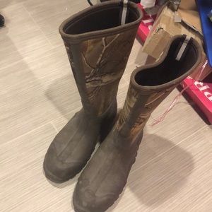 Muck boots